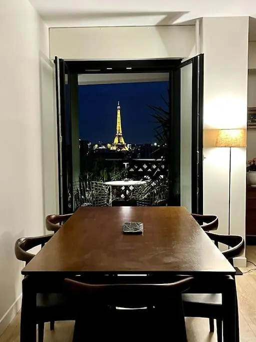 Parisian Flat Eiffel Tower View Lejlighed