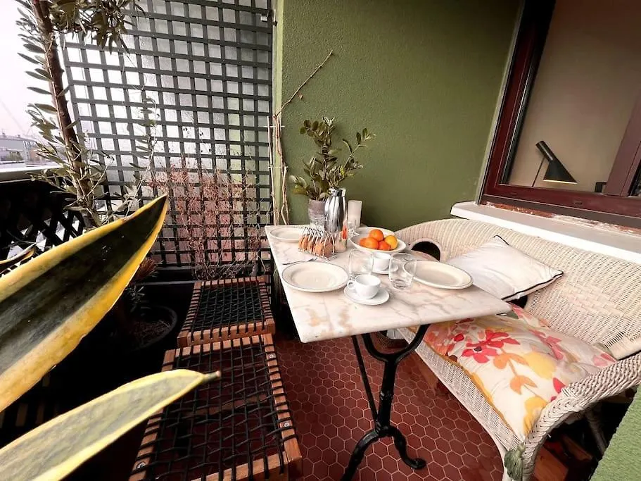 Apartment Parisian Flat Eiffel Tower View *